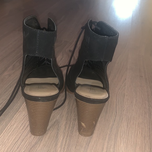 Restricted black peep toe lace up booties size 8 - Picture 2 of 3